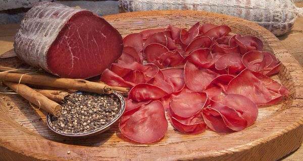 Canada and Uruguay remove ban on Italian bresaola