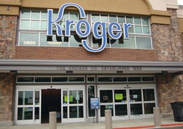 Walmart, Kroger firm US retail leadership