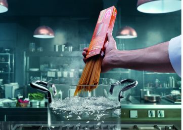 Roger Federer-Barilla-whole wheat spaghetti-brown Pack resized-Davide Oldani-TV commercials