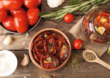 preserves-tomato-sauces-canned tomato-toppings-pasta