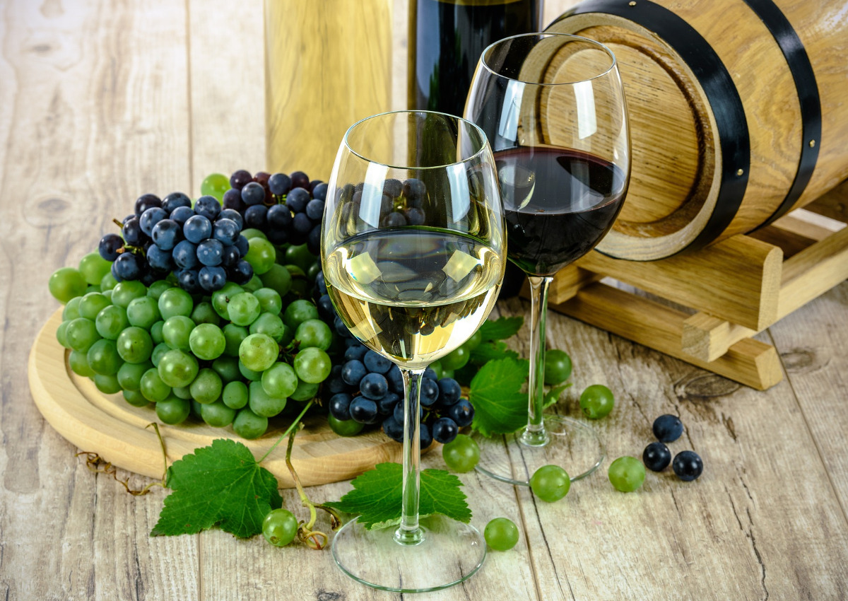 wine-1761613_1920-Italian wine-Vintage