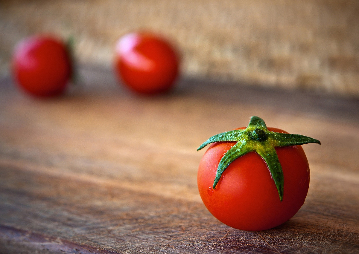 pomodoro-tomato-1205699_1920