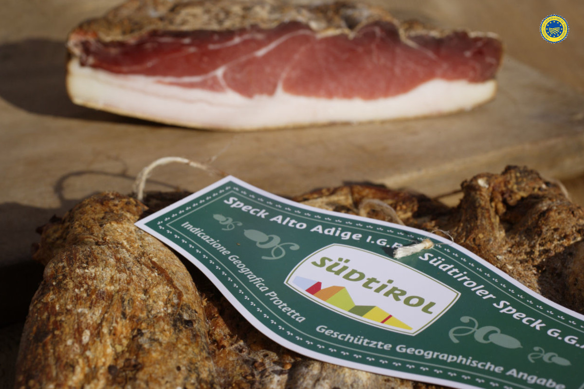 Speck Alto Adige PGI-swine fever