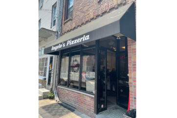 Angelo's-pizzeria-pizza