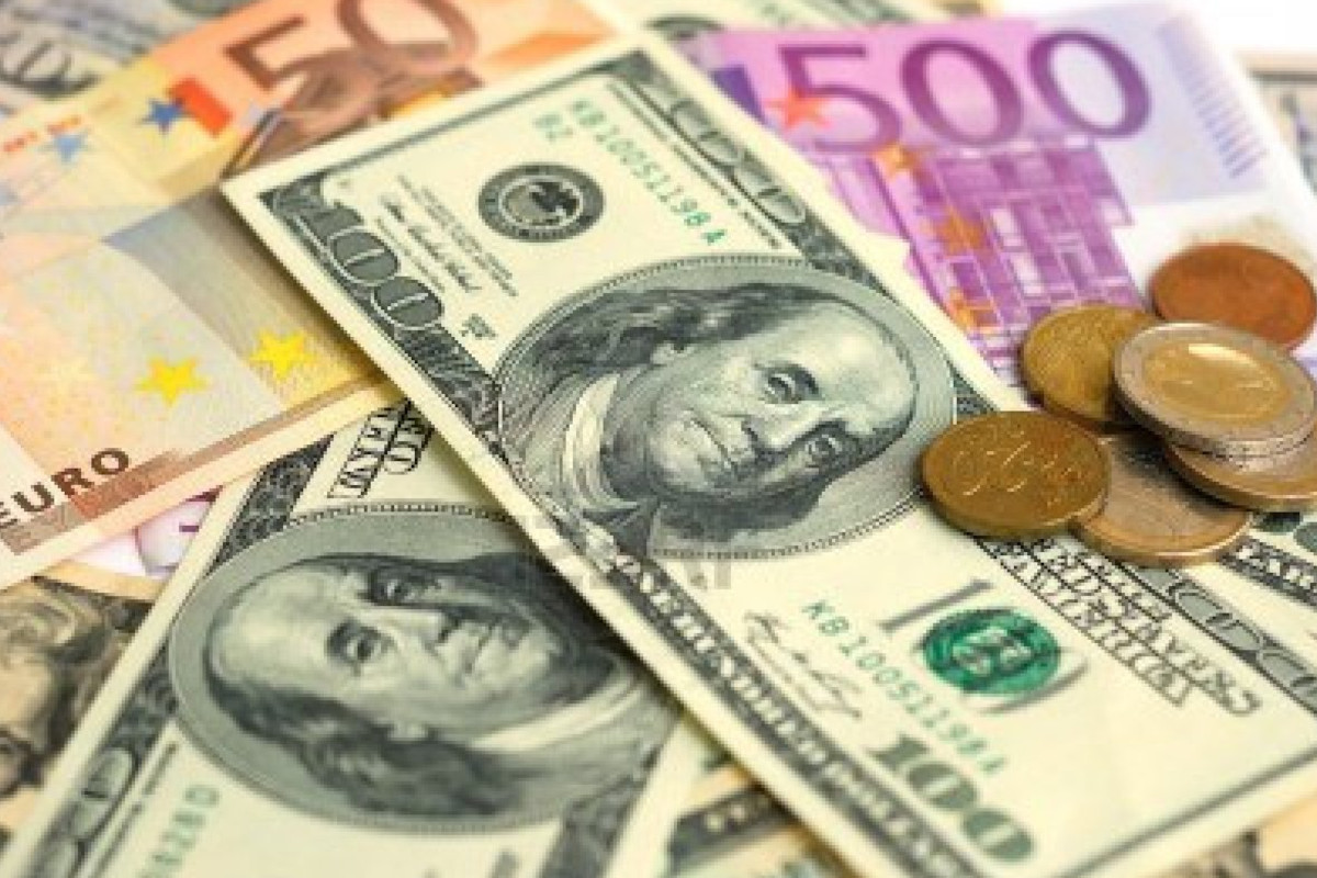 euro-dollars-Italian food exports